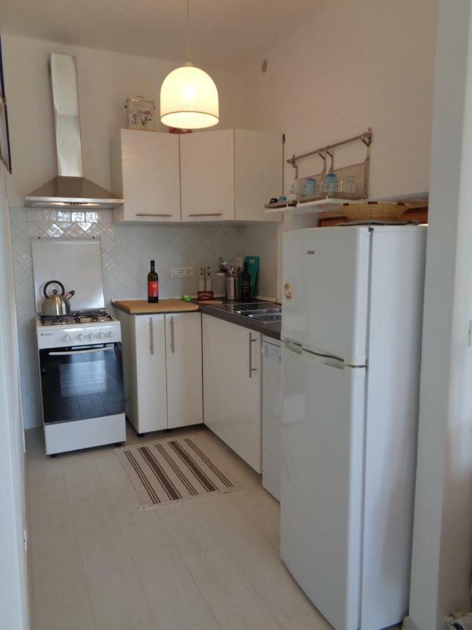 Apartamento La Casa Di Nina Quercianella Exterior foto