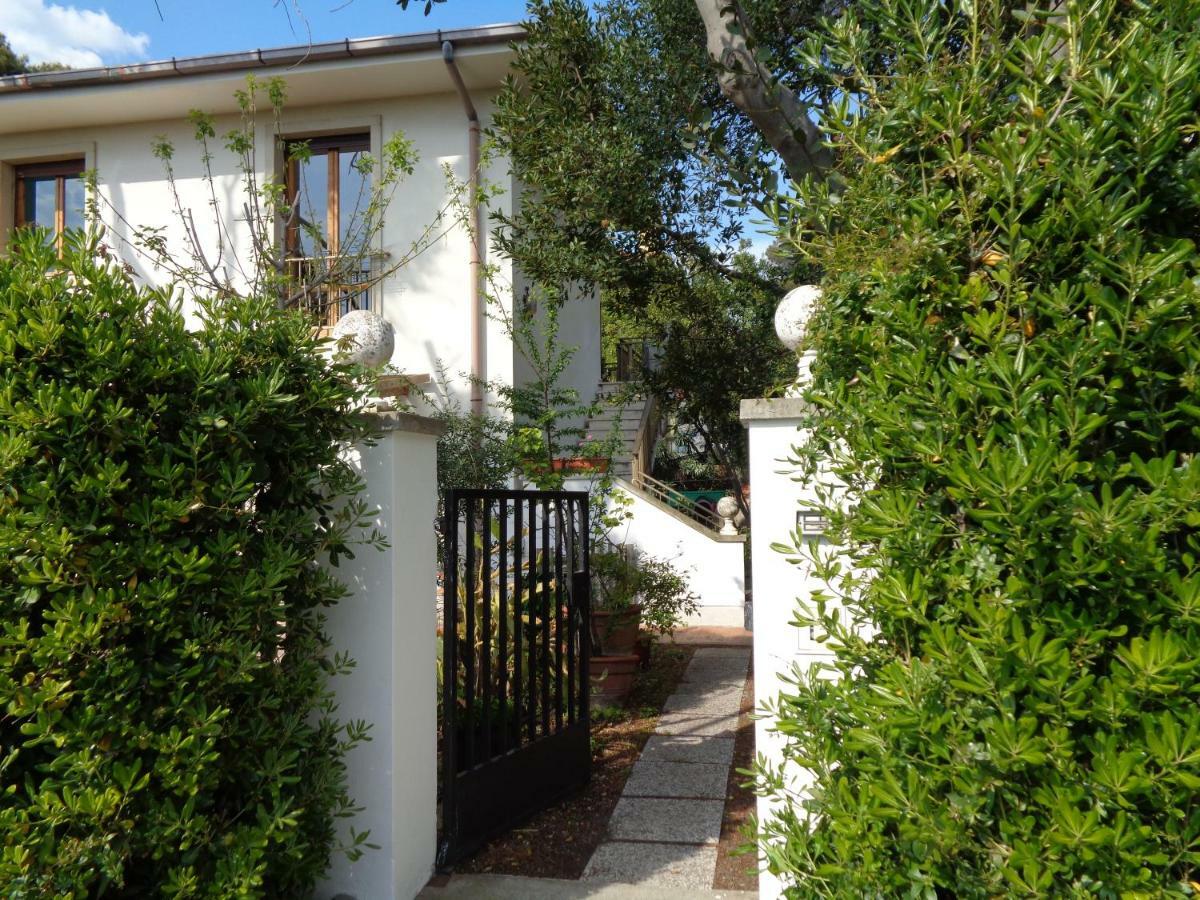 Apartamento La Casa Di Nina Quercianella Exterior foto